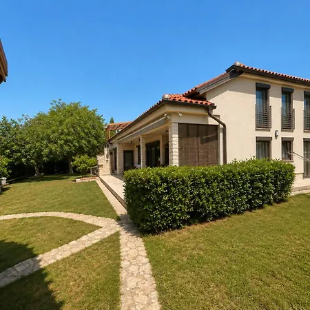 House With Shared Pool 3* Premantura