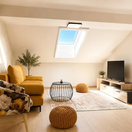 House With Shared Pool Penzion Premantura