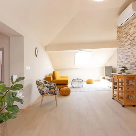 Penzion House With Shared Pool Premantura
