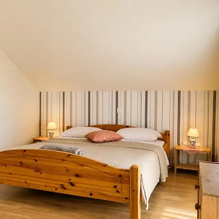 Penzion House With Shared Pool 3*